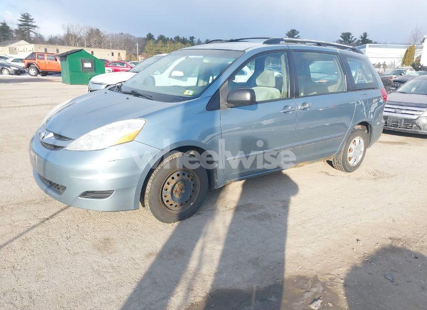 Photo 2 of 2008 Toyota Sienna CE (VIN 5TDZK23C88S192327)