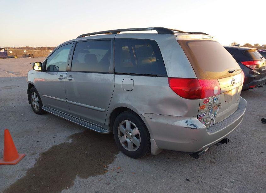 Photo 3 of 2008 Toyota Sienna LE (VIN 5TDZK23C88S210437)