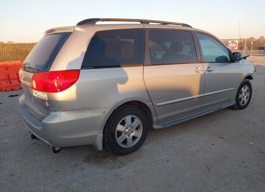 Photo 4 of 2008 Toyota Sienna LE (VIN 5TDZK23C88S210437)