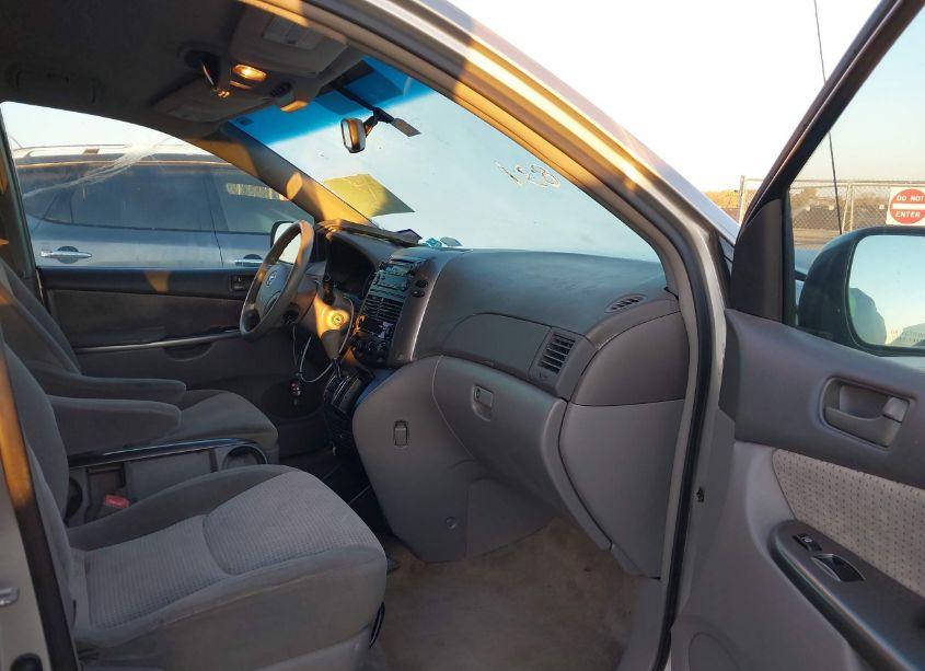 Photo 5 of 2008 Toyota Sienna LE (VIN 5TDZK23C88S210437)