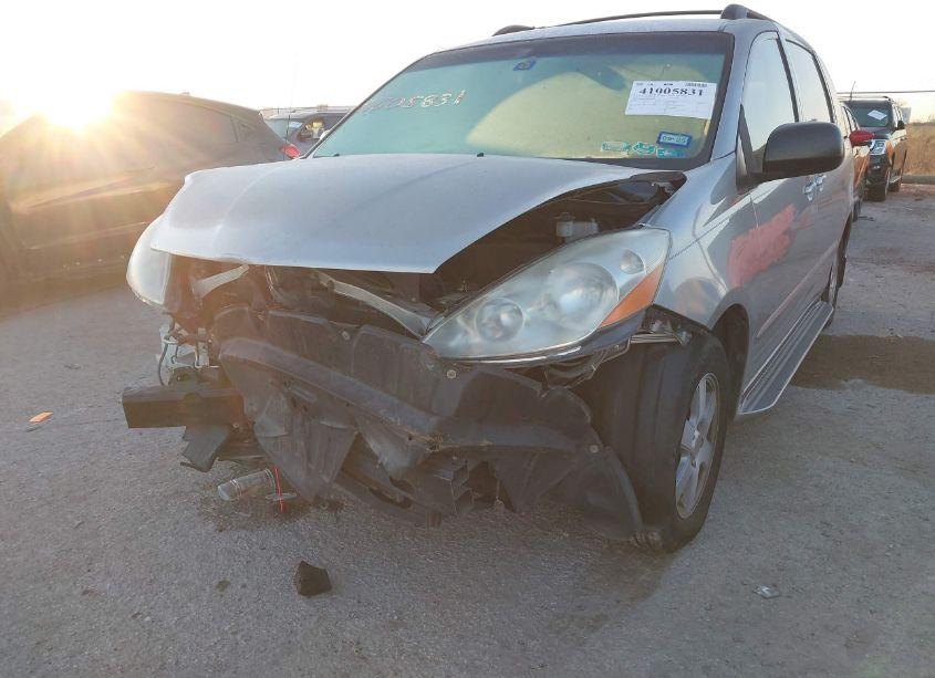 Photo 6 of 2008 Toyota Sienna LE (VIN 5TDZK23C88S210437)