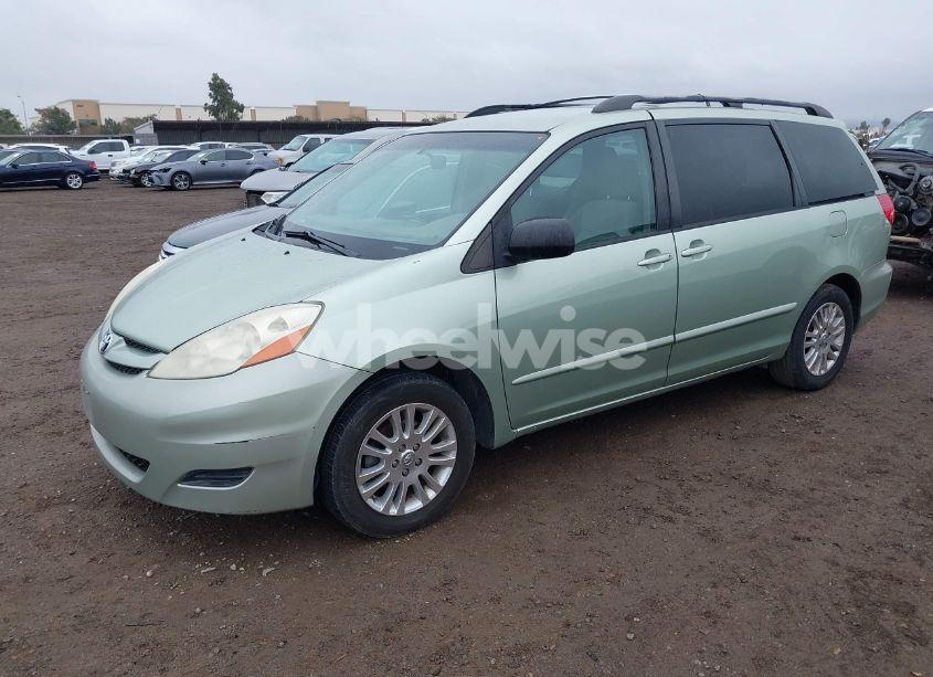 Photo 2 of 2008 Toyota Sienna LE (VIN 5TDZK23C88S218019)