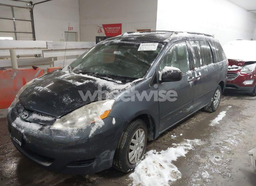 Photo 2 of 2009 Toyota Sienna LE (VIN 5TDZK23C89S245531)
