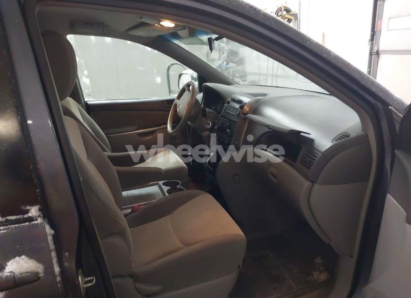 Photo 5 of 2009 Toyota Sienna LE (VIN 5TDZK23C89S245531)