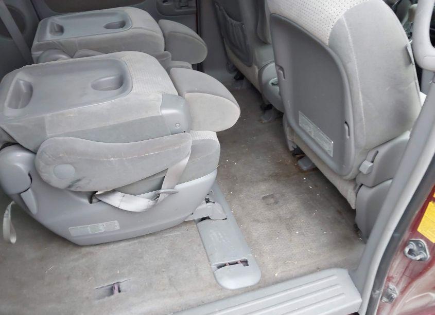 Photo 8 of 2009 Toyota Sienna LE (VIN 5TDZK23C89S249210)