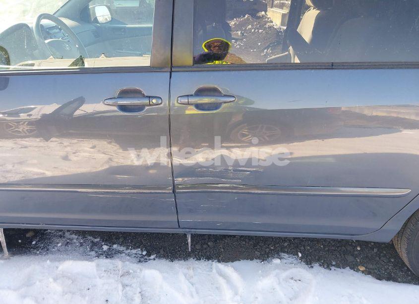 Photo 6 of 2009 Toyota Sienna LE (VIN 5TDZK23C89S261471)