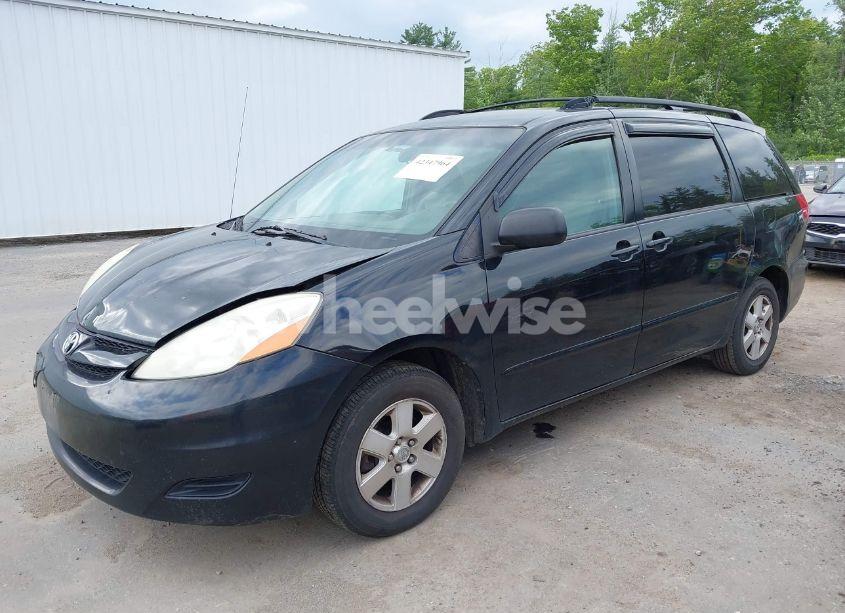 Photo 2 of 2009 Toyota Sienna LE (VIN 5TDZK23C89S263429)
