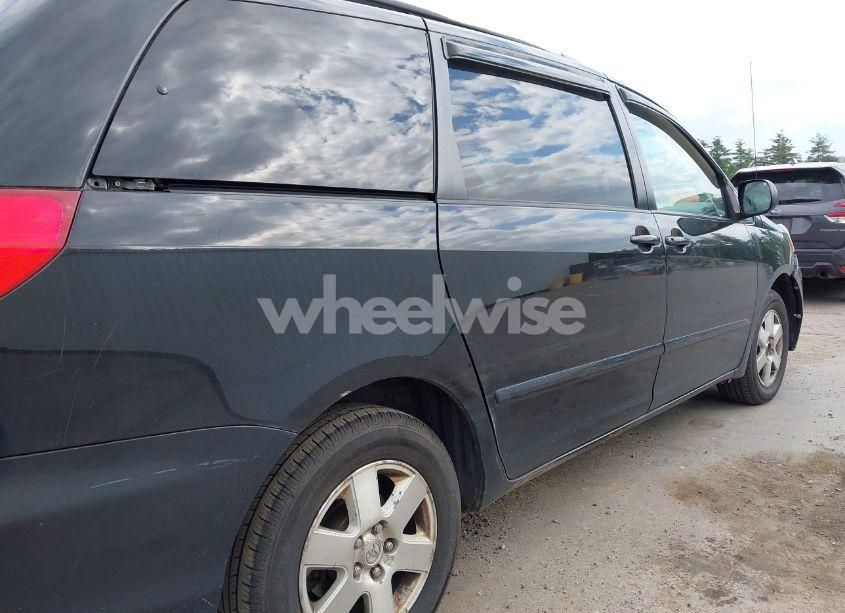 Photo 4 of 2009 Toyota Sienna LE (VIN 5TDZK23C89S263429)