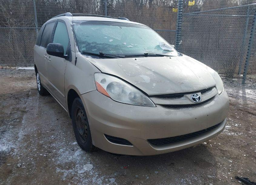 2007 Toyota Sienna LE (VIN 5TDZK23C97S006079) main photo