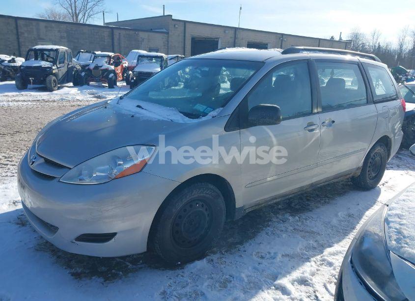 Photo 2 of 2007 Toyota Sienna CE (VIN 5TDZK23C97S015056)
