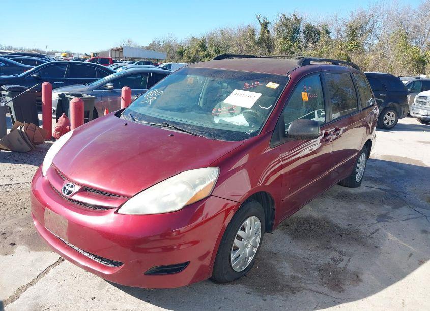 Photo 2 of 2007 Toyota Sienna LE (VIN 5TDZK23C97S025070)