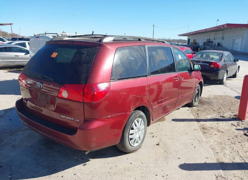 Photo 4 of 2007 Toyota Sienna LE (VIN 5TDZK23C97S025070)