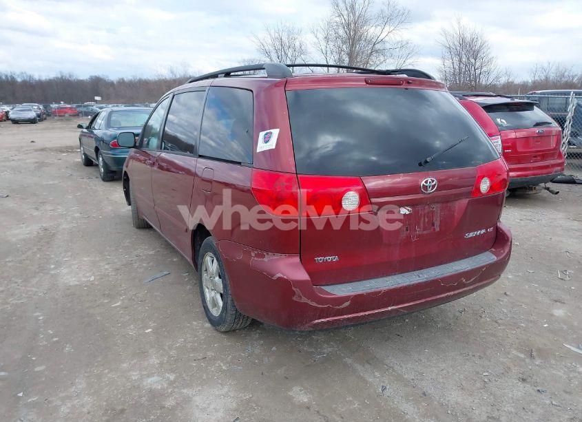 Photo 3 of 2007 Toyota Sienna LE (VIN 5TDZK23C97S025814)