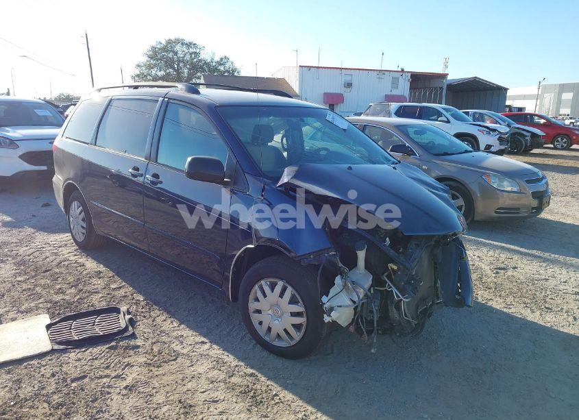 2007 Toyota Sienna LE (VIN 5TDZK23C97S030205) main photo