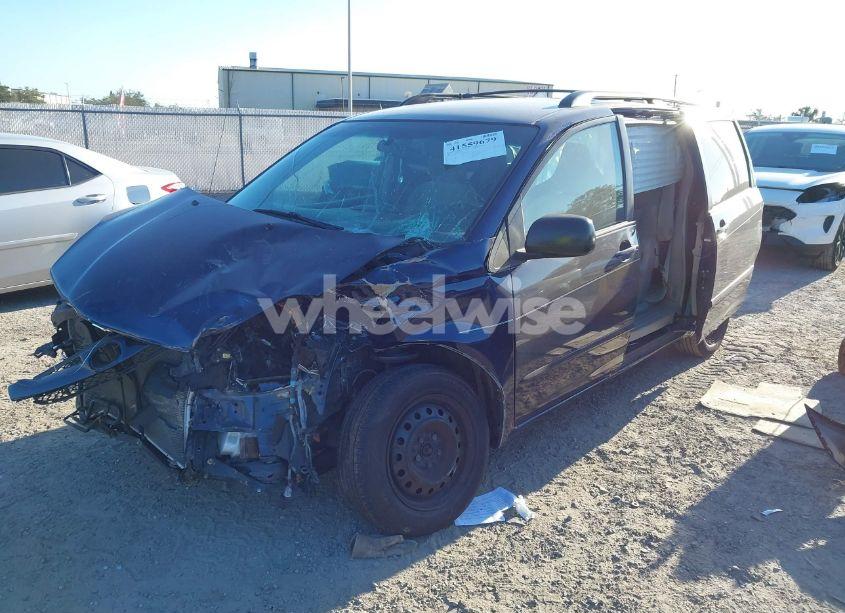 Photo 2 of 2007 Toyota Sienna LE (VIN 5TDZK23C97S030205)