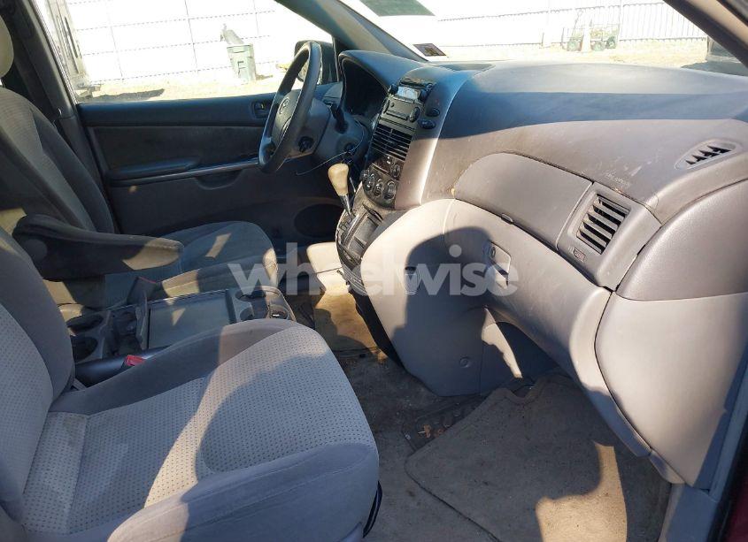 Photo 5 of 2007 Toyota Sienna LE (VIN 5TDZK23C97S032570)