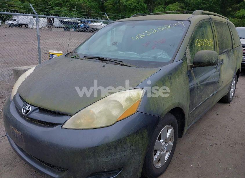 Photo 2 of 2007 Toyota Sienna CE/LE (VIN 5TDZK23C97S039180)