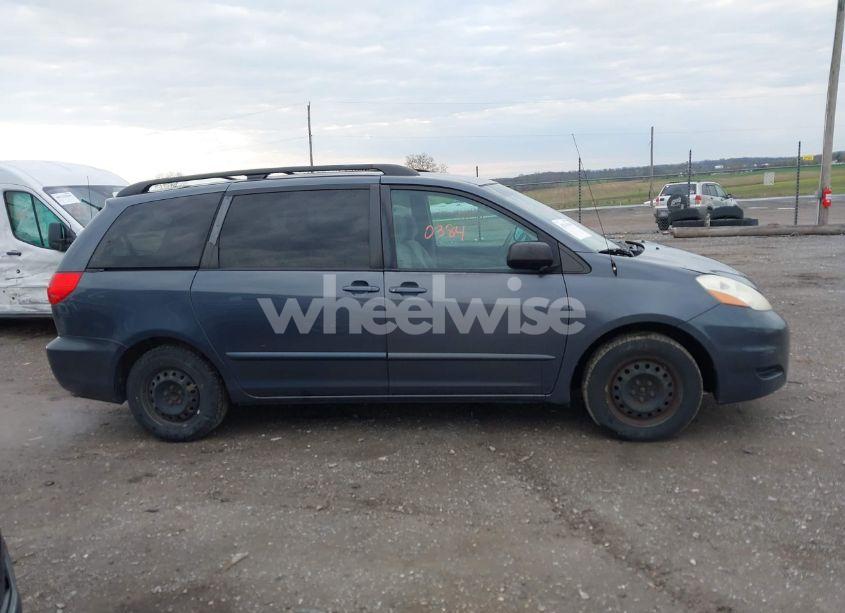 Photo 13 of 2007 Toyota Sienna CE/LE (VIN 5TDZK23C97S047120)