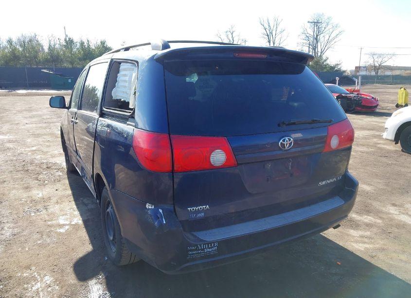 Photo 3 of 2007 Toyota Sienna LE (VIN 5TDZK23C97S064645)