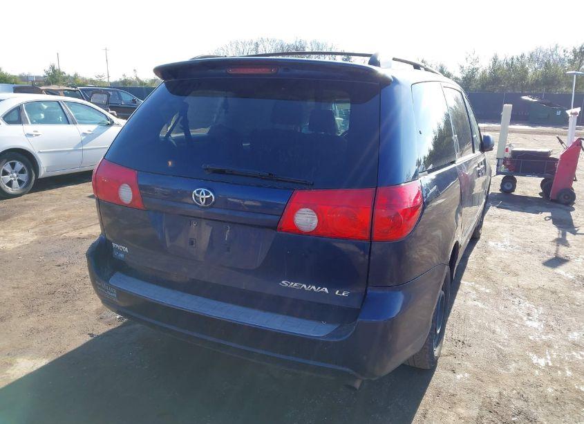 Photo 4 of 2007 Toyota Sienna LE (VIN 5TDZK23C97S064645)