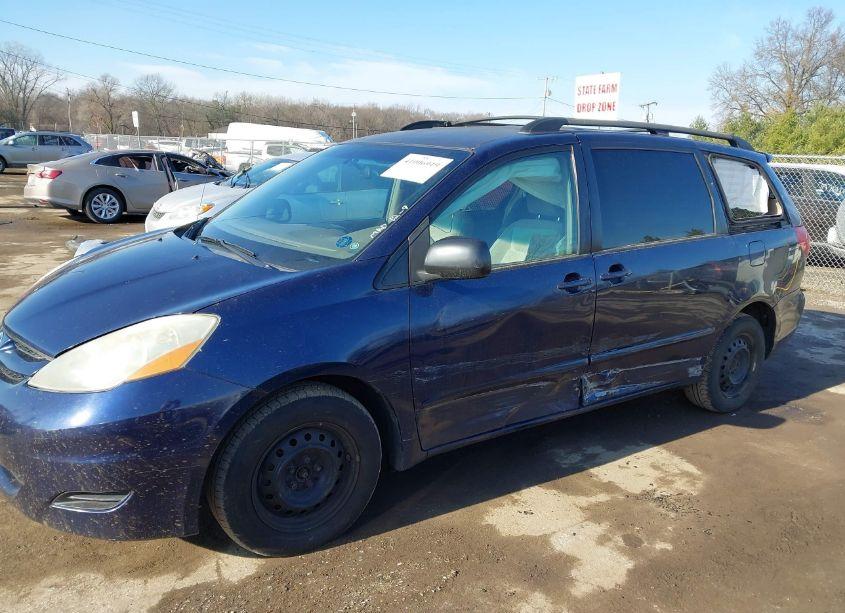 Photo 6 of 2007 Toyota Sienna LE (VIN 5TDZK23C97S064645)