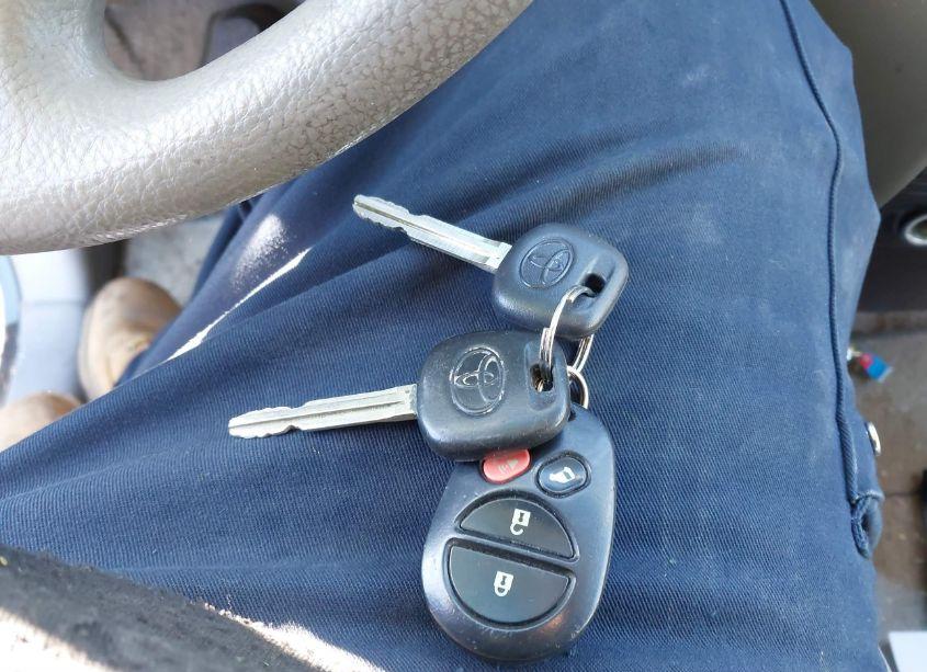 Photo 11 of 2007 Toyota Sienna LE (VIN 5TDZK23C97S072017)