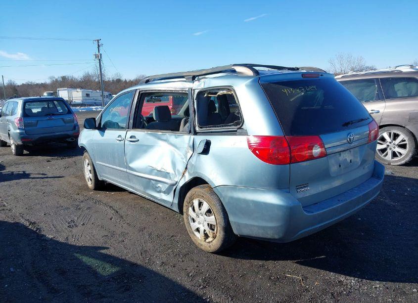 Photo 3 of 2007 Toyota Sienna LE (VIN 5TDZK23C97S072017)