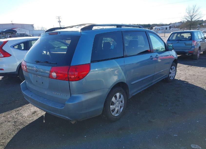 Photo 4 of 2007 Toyota Sienna LE (VIN 5TDZK23C97S072017)
