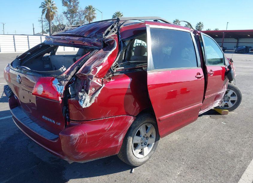 Photo 4 of 2007 Toyota Sienna LE (VIN 5TDZK23C97S077167)