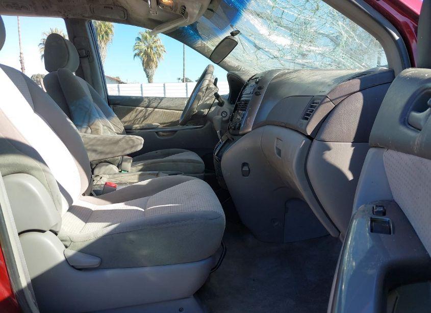 Photo 5 of 2007 Toyota Sienna LE (VIN 5TDZK23C97S077167)
