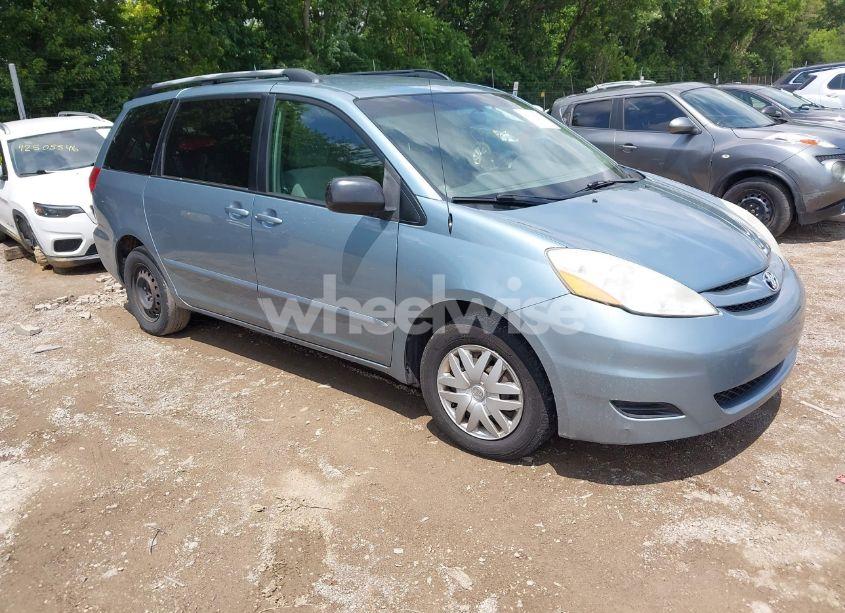 2008 Toyota Sienna LE (VIN 5TDZK23C98S106135) main photo