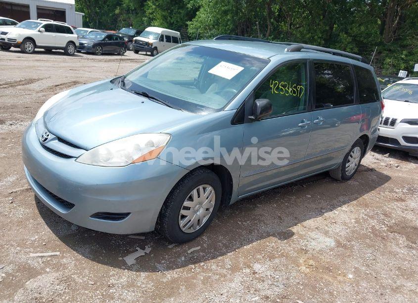 Photo 2 of 2008 Toyota Sienna LE (VIN 5TDZK23C98S106135)