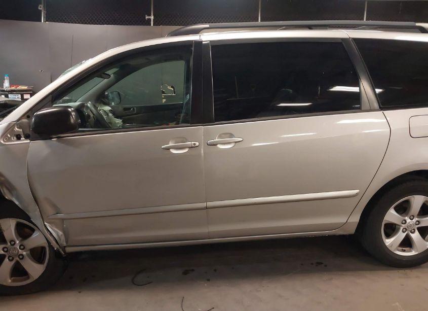 Photo 14 of 2008 Toyota Sienna LE (VIN 5TDZK23C98S125333)