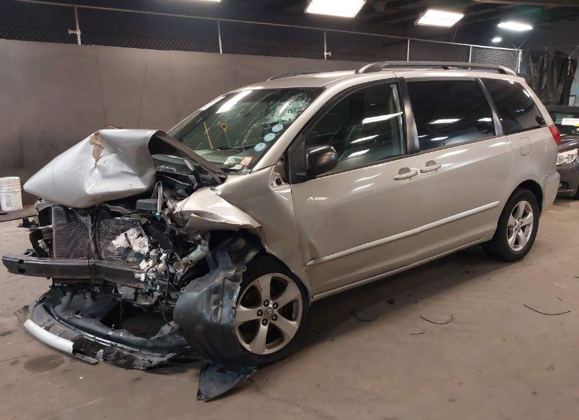 Photo 2 of 2008 Toyota Sienna LE (VIN 5TDZK23C98S125333)