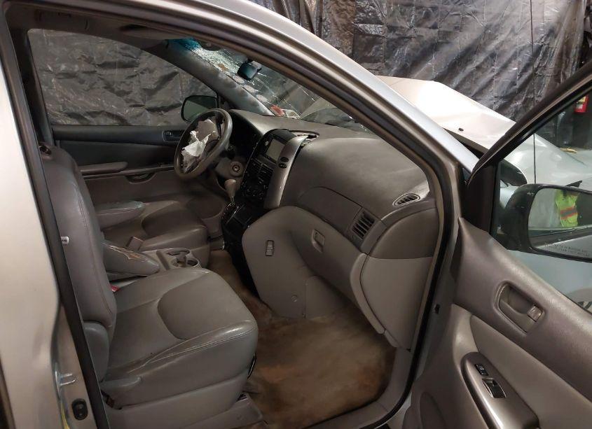 Photo 5 of 2008 Toyota Sienna LE (VIN 5TDZK23C98S125333)