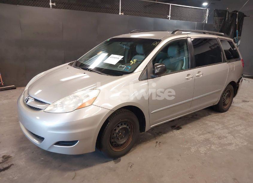 Photo 2 of 2008 Toyota Sienna LE (VIN 5TDZK23C98S216876)