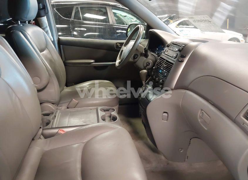 Photo 5 of 2008 Toyota Sienna LE (VIN 5TDZK23C98S216876)