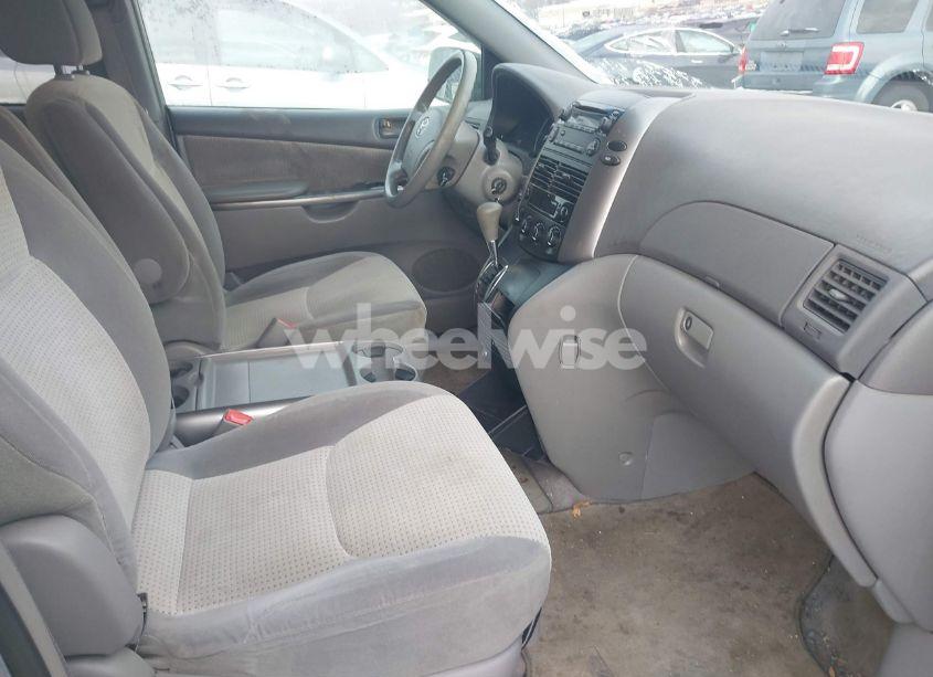 Photo 5 of 2009 Toyota Sienna LE (VIN 5TDZK23C99S231959)