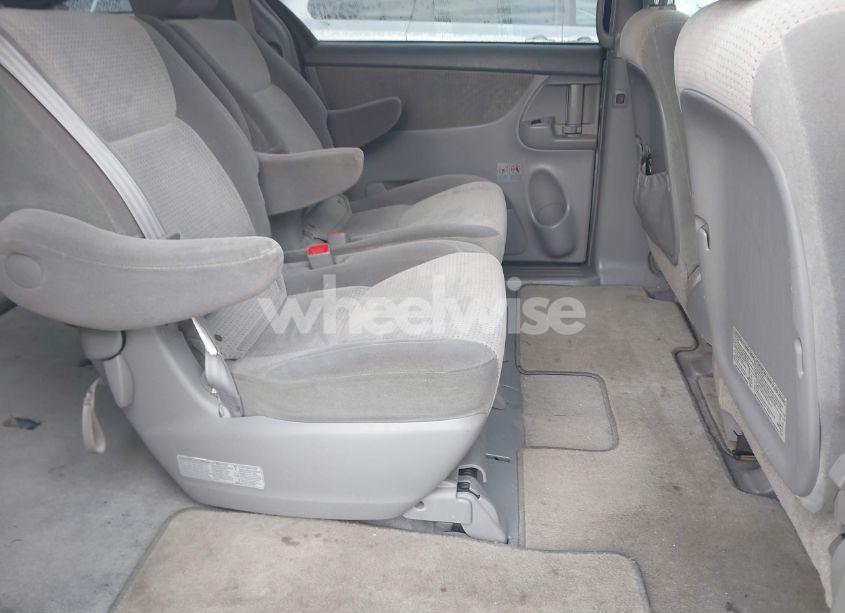 Photo 8 of 2009 Toyota Sienna LE (VIN 5TDZK23C99S231959)
