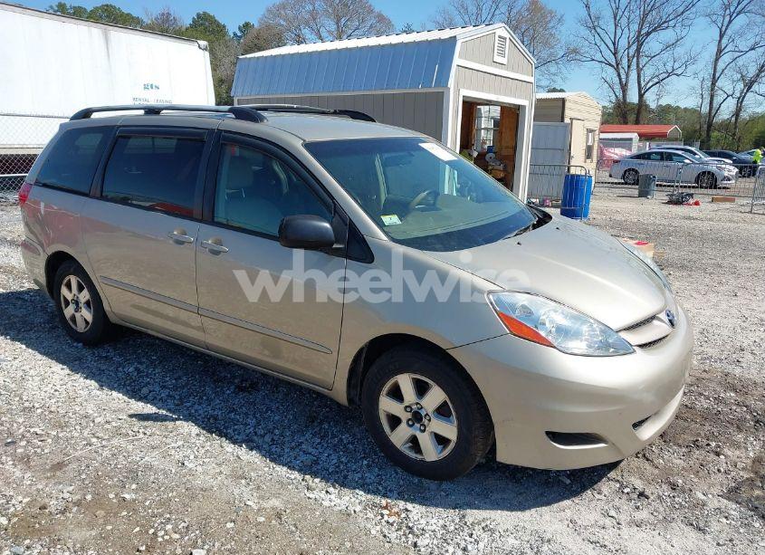 2009 Toyota Sienna LE (VIN 5TDZK23C99S235493) main photo