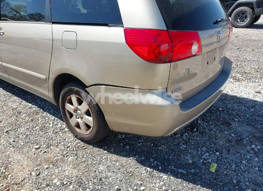 Photo 13 of 2009 Toyota Sienna LE (VIN 5TDZK23C99S235493)