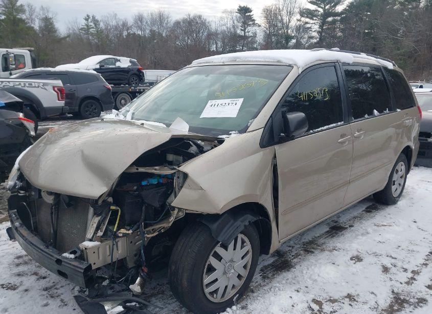 Photo 2 of 2009 Toyota Sienna CE (VIN 5TDZK23C99S242220)