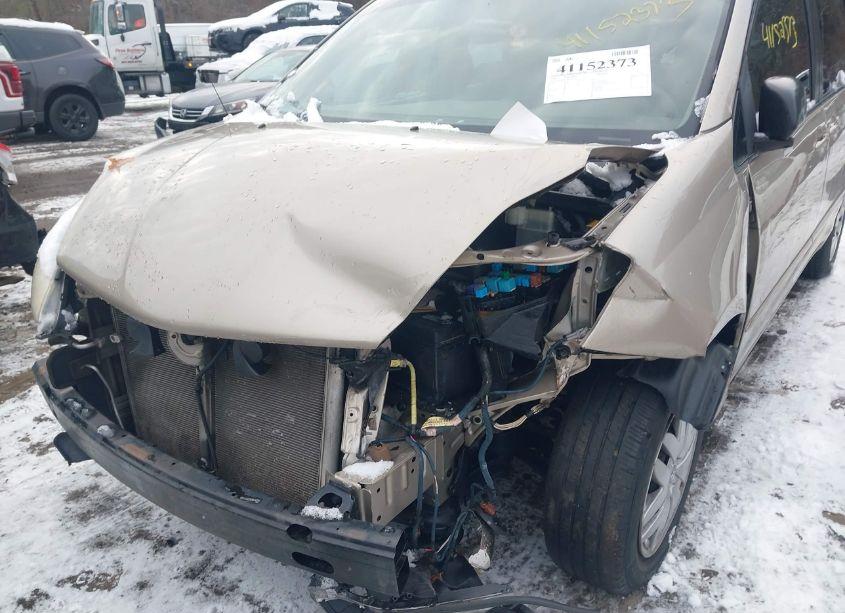 Photo 6 of 2009 Toyota Sienna CE (VIN 5TDZK23C99S242220)