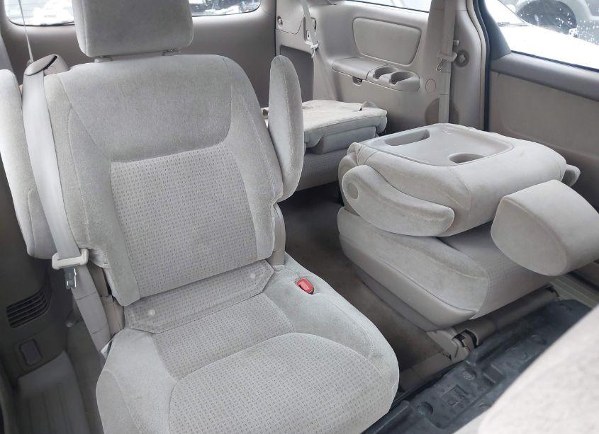 Photo 8 of 2009 Toyota Sienna CE (VIN 5TDZK23C99S242220)