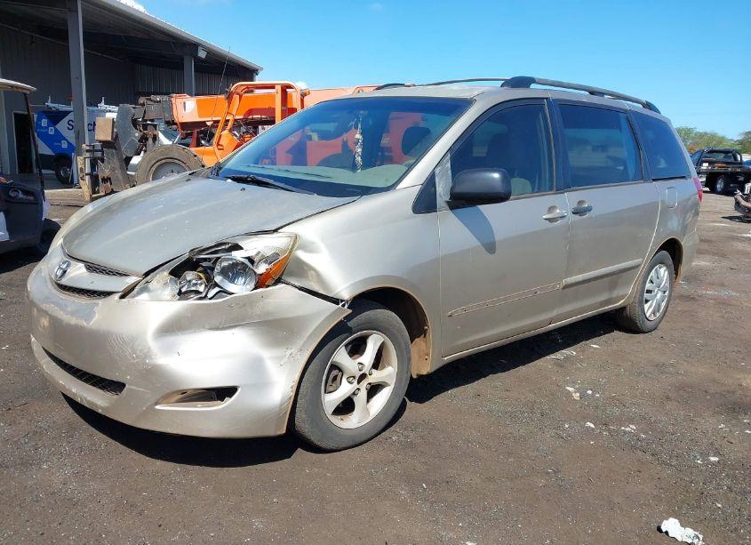 Photo 2 of 2009 Toyota Sienna LE (VIN 5TDZK23C99S257042)