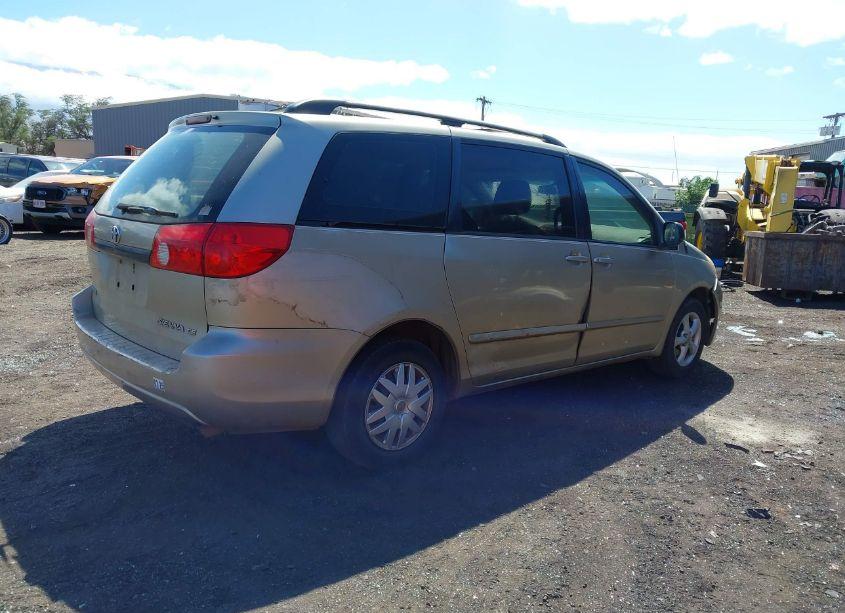 Photo 4 of 2009 Toyota Sienna LE (VIN 5TDZK23C99S257042)