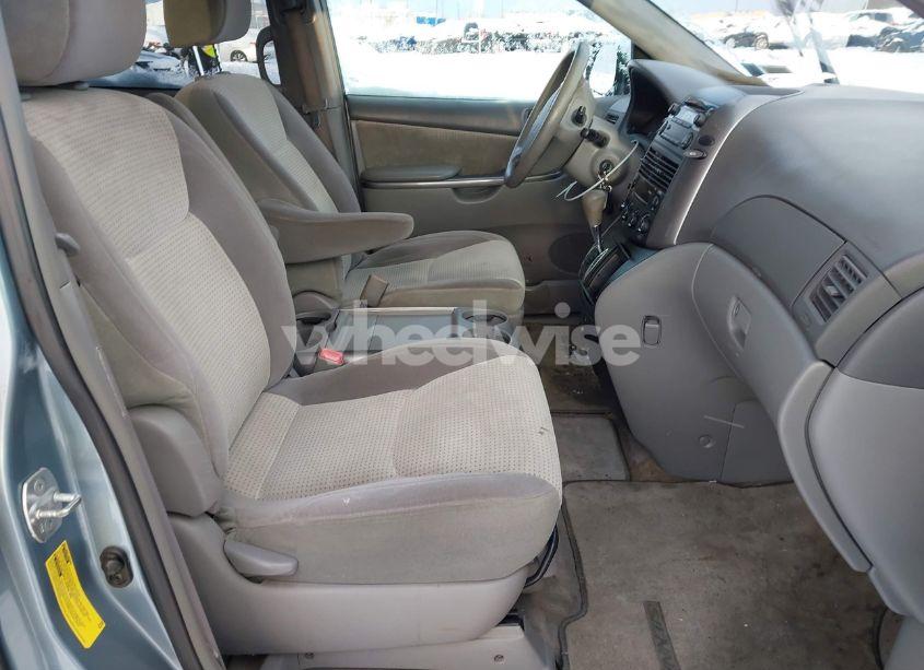 Photo 5 of 2009 Toyota Sienna LE (VIN 5TDZK23C99S268218)