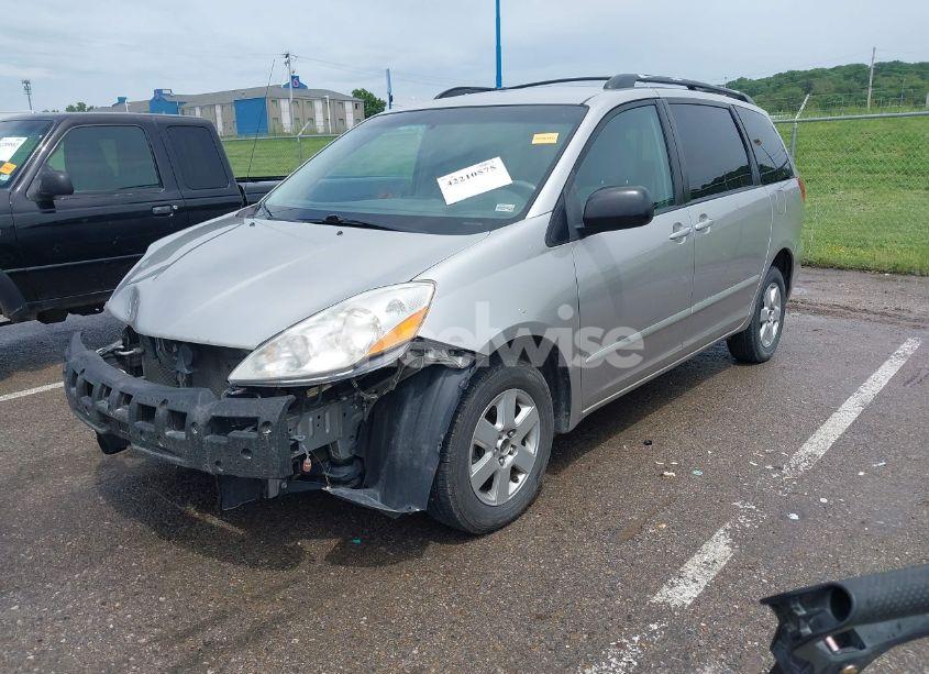 Photo 2 of 2009 Toyota Sienna LE (VIN 5TDZK23C99S268736)