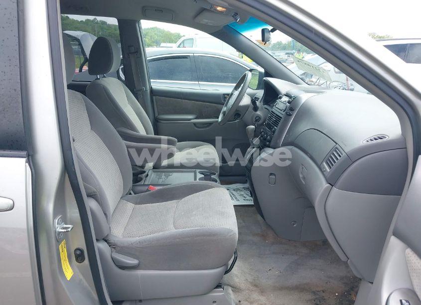 Photo 5 of 2009 Toyota Sienna LE (VIN 5TDZK23C99S268736)