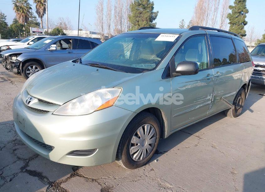 Photo 2 of 2009 Toyota Sienna LE (VIN 5TDZK23C99S273368)